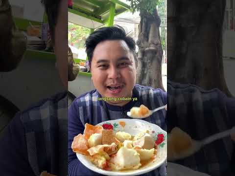 Baru laku 2 piring hari ini… akhirnya aku borong dagangannya. #videoshort thumbnail
