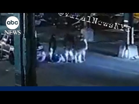 Mystery men seen entering and emerging from manholes in Brooklyn, Queens thumbnail