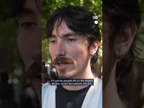 Homeless in Paris demand shelter from record heat | DW News thumbnail