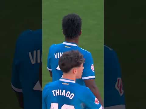 Vinicius contro tutta Siviglia ⚡ thumbnail