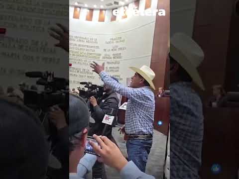 Frijoleros de Zacatecas irrumpen en el Congreso thumbnail
