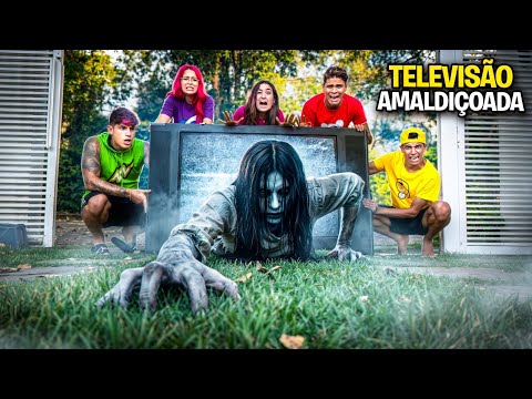 COMPRAMOS UMA TV AMALDIÇOADA NA DARKWEB *Ficamos presos dentro dela ? thumbnail