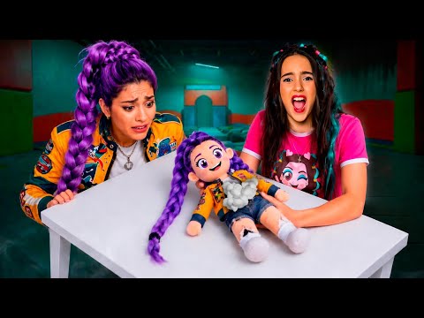 ABRIMOS UMA BONECA DA RUMI DAS GUERREIRAS DO KPOP E DESCOBRIMOS O QUE TINHA DENTRO!  thumbnail