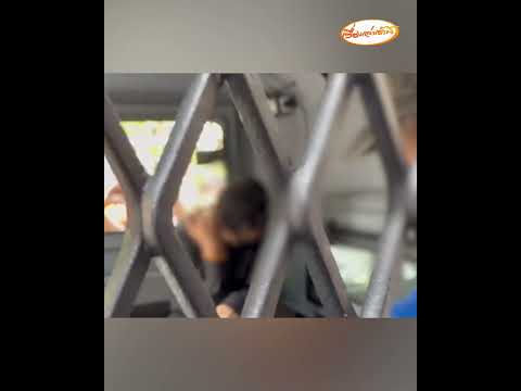 นาทีคุมตัวไปศาลฯ "คนโบกธง" ไหว้ขอโทษ พยักหน้าตอบสื่อ thumbnail