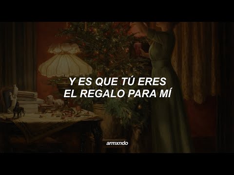 Thalía — Santa (Tengo un Crush Contigo) [Letra] thumbnail