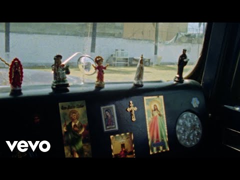 Christian Nodal - ¿Quién + Como Yo? (Video Oficial) thumbnail