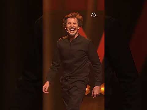 Arnaud Tsamere a mis le feu sur scène avec son numéro de mime ! #Sketch #Humour #Mime #Viral thumbnail