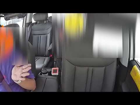 車CAM直擊 - 乘客用滴滴Call的士 司機要求落車前即時確認付款 乘客反駁不嬲即日付款便可 thumbnail