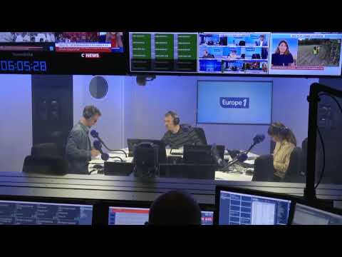 Choose France : après un week-end chaotique, Emmanuel Macron veut se reconcentrer sur l'économie thumbnail