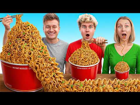 JEMY MAŁE vs ŚREDNIE vs OGROMNE JEDZENIE! thumbnail
