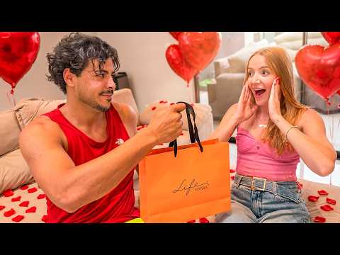 COMPREI UM PRESENTE PARA A KAVIC DE ANIVERSÁRIO thumbnail