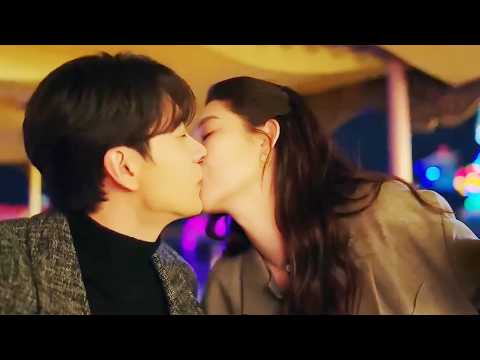 💟A domineering CEO kneels down on one knee under a Ferris wheel to propose to a young woman~#love thumbnail
