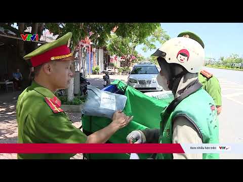 Cảnh báo: Hàng cấm ngụy trang trong hộp mỹ phẩm, thuê shipper vận chuyển | VTV24 thumbnail