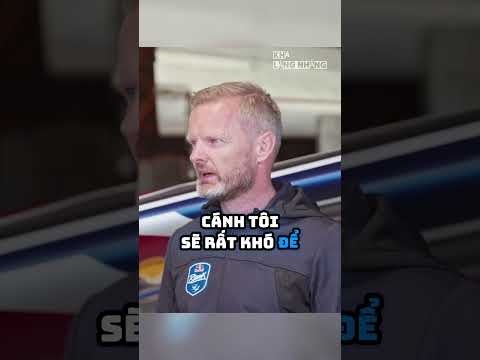 Leo Trên Cánh Máy Bay Đang Bay thumbnail