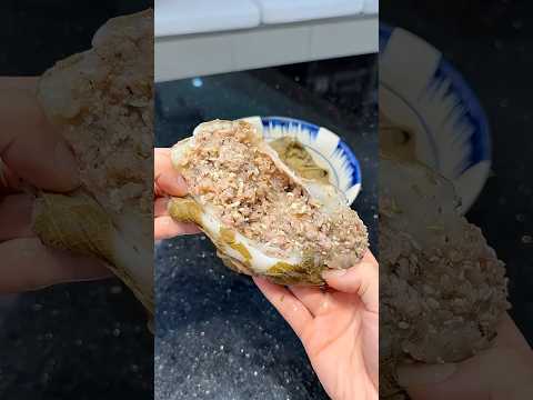 Đu trend bánh trứng kiến, lần đầu ăn thử rau thối đặc sản Tây Bắc thumbnail