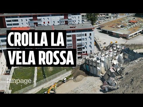 Crolla la Vela Rossa a Scampia, strage sfiorata: "Mio figlio vivo per miracolo" thumbnail