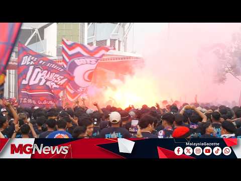 Bahang Final Piala Malaysia, Lautan Penyokong Membara Di Stadium Nasional Bukit Jalil thumbnail