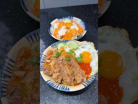 Xôi sườn cay + trứng chiên mặt trời chuẩn combo ăn là mê, phê tới nóc thumbnail