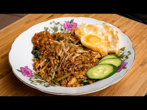 NASI GORENG KAMPUNG + SAMBAL BELACAN PADU 🔥 Sedap GILA! thumbnail