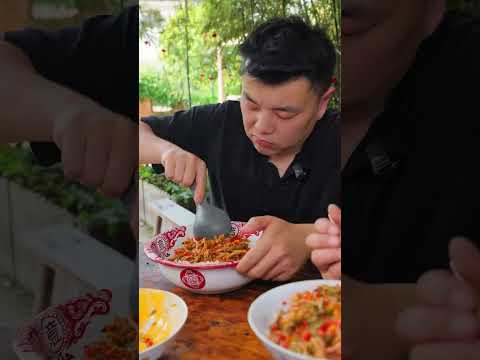 Dazhuang has maxed out his skill in eating. #mukbang #food thumbnail