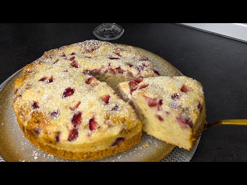 TORTA ALLE FRAGOLE SOFFICE 🍓 Senza Burro! Cremosa al Mascarpone 😍 Facile e Veloce thumbnail