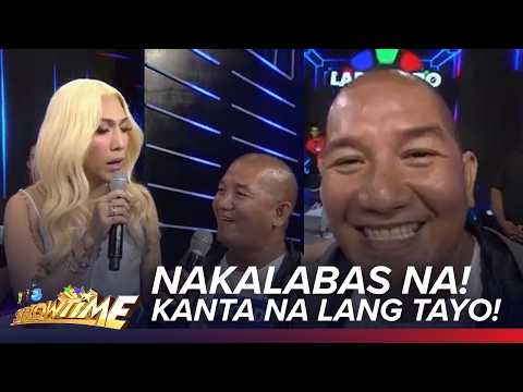 'Nakalabas na!' - Vice Ganda, pinakanta ang isang player na may kahawig! (It's Showtime) | GMA News thumbnail