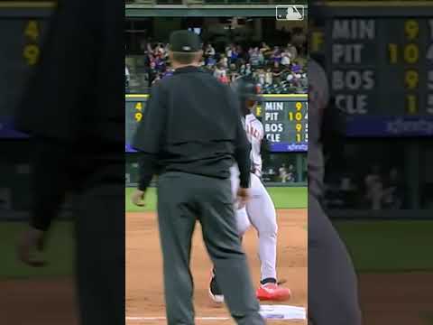Jung Hoo Lee tallies 15 total bases with a .733 AVG in Colorado🗻 thumbnail