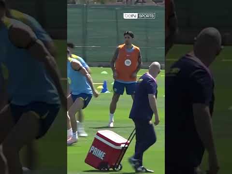💪 Lewandowski et les joueurs du Barça s'entraînent à fond avant leur dernier match de la saison ! thumbnail
