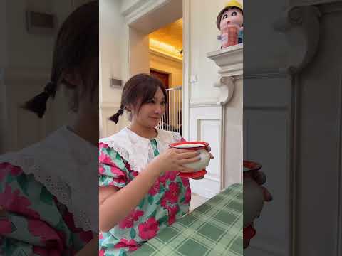 Stealing food. #exlittlebeans #funnyvideo #funnycats thumbnail