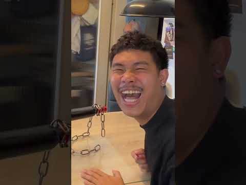 FLIEGENDE FLASCHE PRANK😂😭 thumbnail