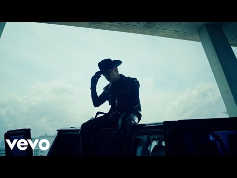 Christian Nodal - Bandolebrios (Video Oficial) thumbnail