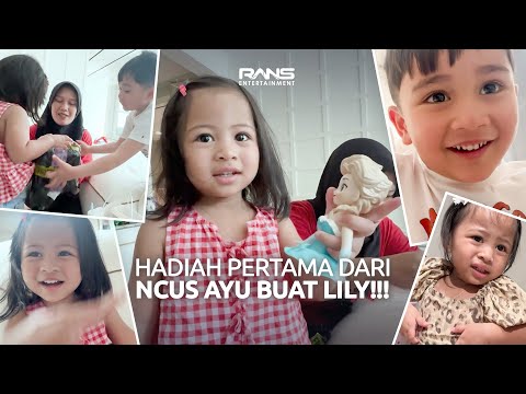 LILY UNBOXING KADO DARI NCUS AYU!! BIKIN SHOCK ISINYA!!! AUTO GIRANG!!! thumbnail