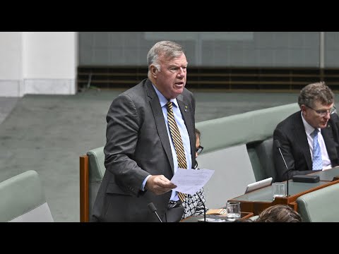 David Farley puts water security in spotlight with first question in parliament thumbnail