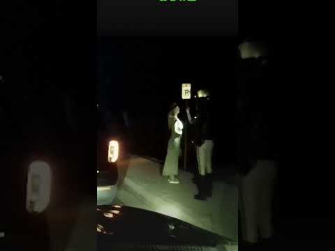 Polícia divulga vídeo do momento da prisão de Britney Spears na Califórnia (EUA) thumbnail