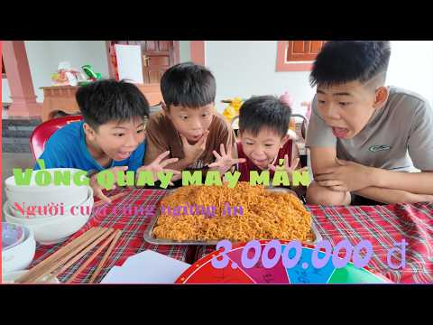 Vòng Quay May Mắn | Ai là người cuối cùng ngừng ăn Mỳ Cay - Tippi Vips thumbnail