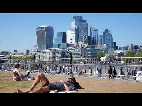 Live across the UK as May heatwave breaks another record overnight thumbnail