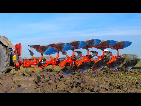 KUHN Vari-Master L Smart Plough w/ Section Control | FENDT 933 vario | Perfect ins and outs thumbnail