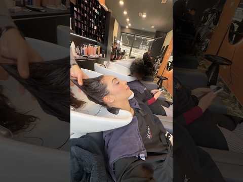 OGGI SI TAGLIA ??‍♀️??‍♀️ #vlog #parrucchiere thumbnail