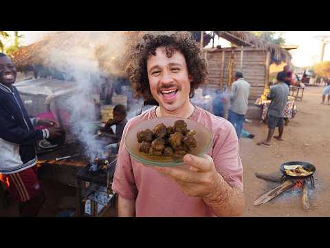 Probando comida callejera en MADAGASCAR: la “más barata” de África 🇲🇬🍴 thumbnail