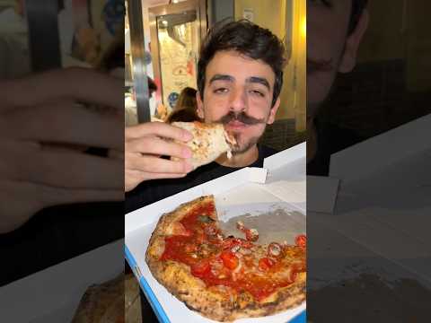 UMA DAS PIZZARIAS MAIS FAMOSAS DE NAPOLI thumbnail