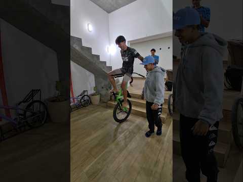 AVISEI PRA NÃO ENCOSTAR NA BIKE ? O FINAL FOI ENGRAÇADO #bike #humor #viral #fyp #graudebike thumbnail