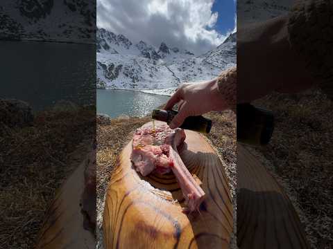 Doğal Taş Üzerinde Dana Pirzola (TOMAHAWK)🥩 | Grilled beef tomahawk on a natural stone thumbnail