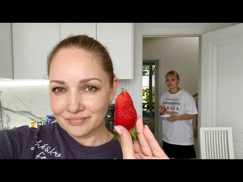 ВЛОГ Клубника по 220 р за кг 🥴✅ Всё в воде ‼️ В Анапе снова ДОЖДИ 🌧️! Везем Алису на ЛФК и МАССАЖ !  thumbnail