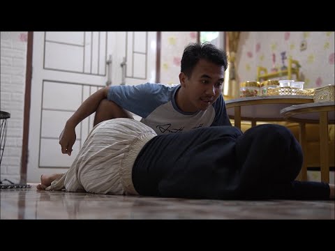 SAAT MANTAN SUDAH KERASUKAN - FILM PENDEK thumbnail