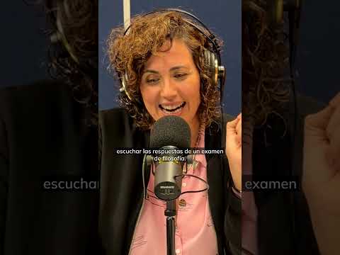 Así es COPIAR en SELECTIVIDAD: un auricular y un móvil thumbnail