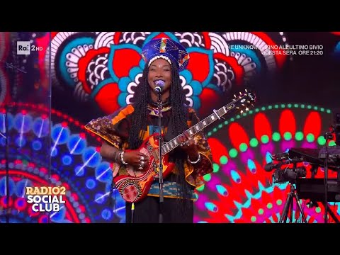 Fatoumata Diawara canta "Djanne" - Radio2 Social Club 01/06/2026 thumbnail