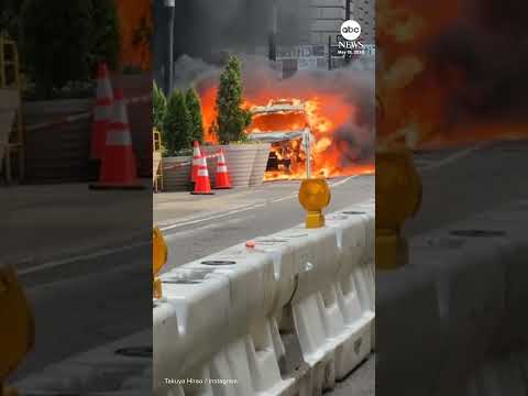 Car catches fire and explodes in Lower Manhattan thumbnail