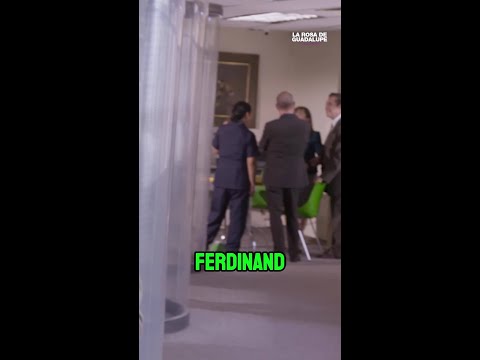 📱💘 Ferdinando hace match con el chavo que le gusta en BLUNDER 😳🔥 #LaRosaDeGuadalupe thumbnail