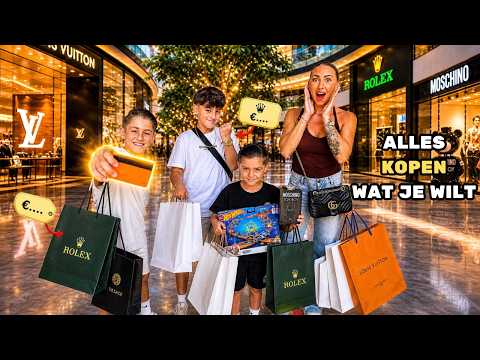 WIJ GEVEN ONZE PINPAS IN HANDEN VAN KINDEREN *GEEN REGELS* | #1077 thumbnail