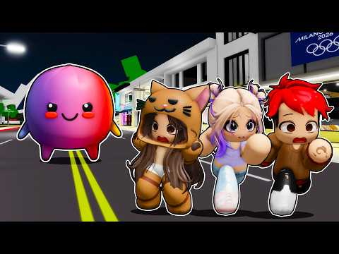 SOBREVIVIMOS al ATAQUE DEL SQUISHY ATERRADOR en BROOKHAVEN con LYNA Y MANDARINA en Roblox thumbnail